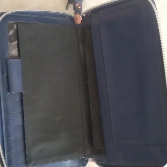 Buxton Wallet For Checkbook, Money & Credit Cards - Picture 5 of 6